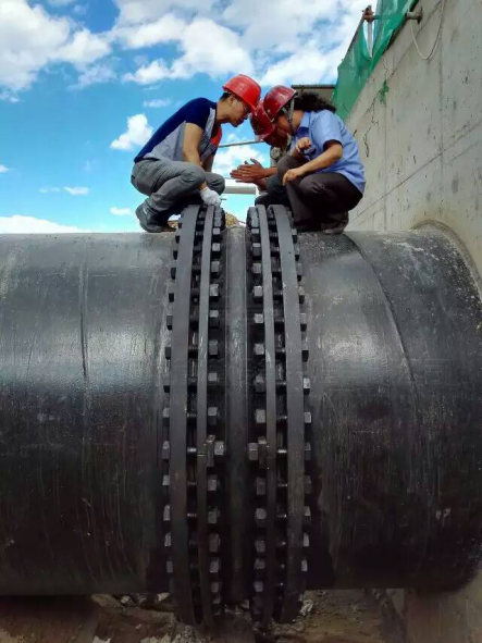 丰台“宁波北仑发电厂”  循环水管道用DN2200橡胶膨胀节