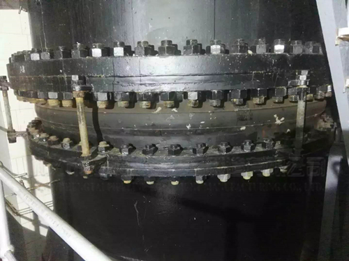 襄阳华电新疆发电有限公司乌鲁木齐热电厂 DN900翻边带限位橡胶接头使用现场 
